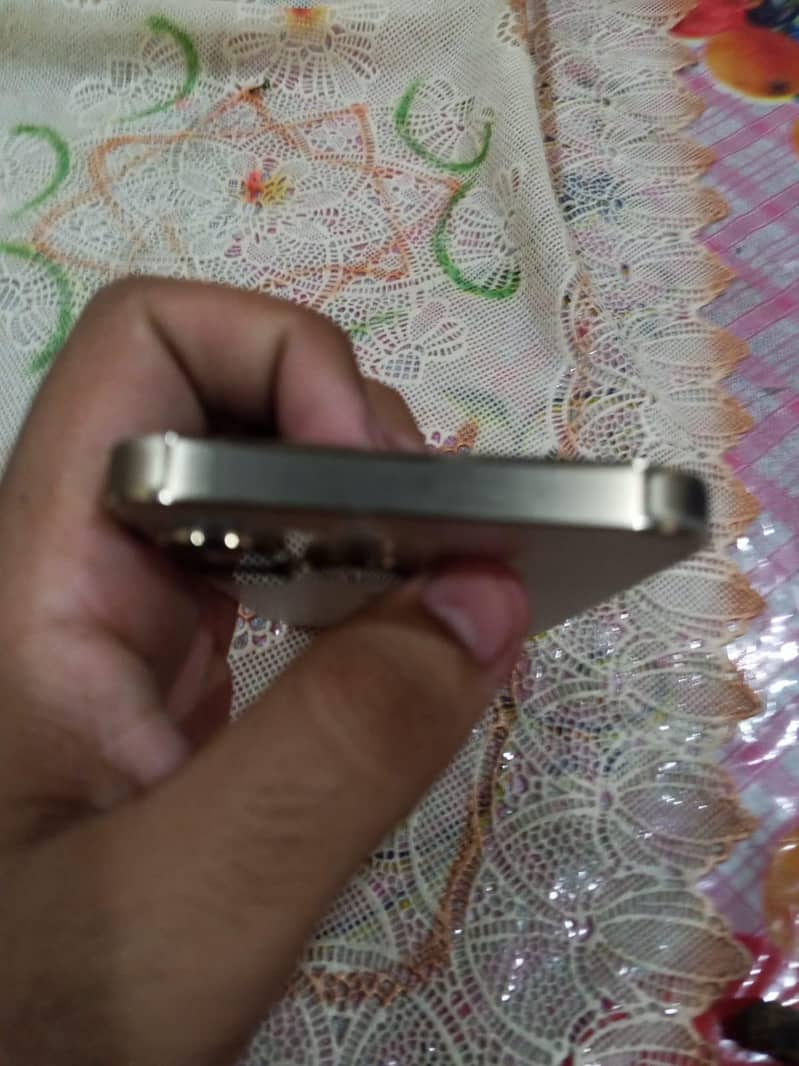 Apple iPhone 13 Pro 2