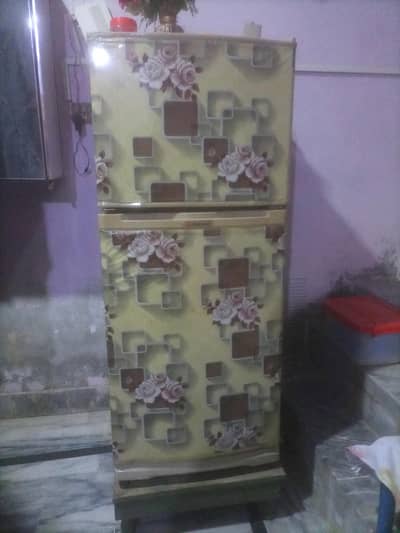 Dawlance Fridge in Good Condition, 2010 model.