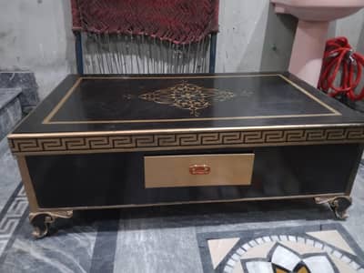 Urgent sell Beautiful Table For Room And Office
