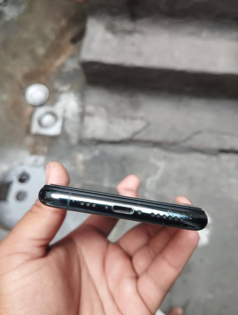 iPhone 11 pro 6