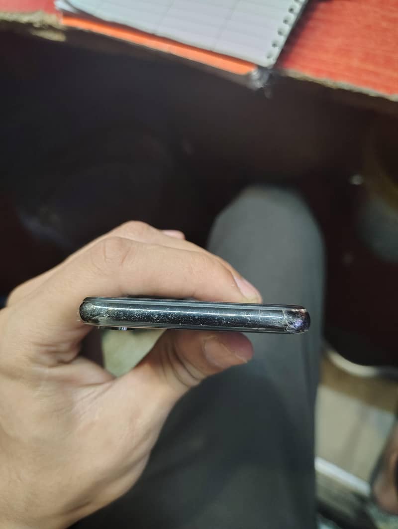 Apple iPhone X 5