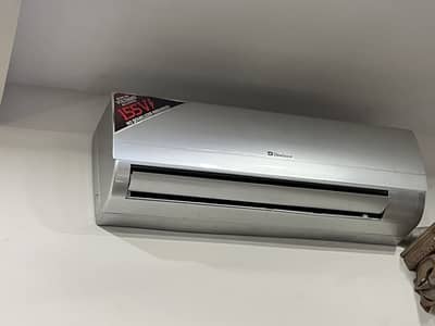 Dawlance 1 ton AC