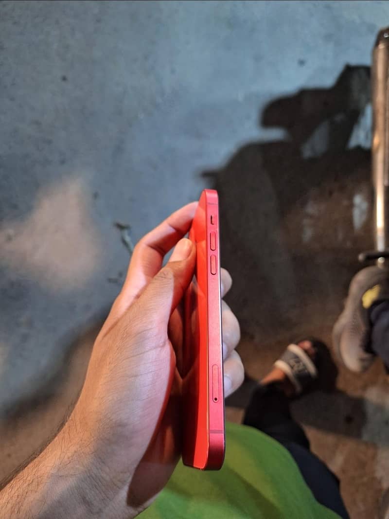 iPhone 12 4