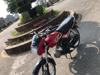 Honda CD70 Dream is ki old Tanki bi Hy black original wali