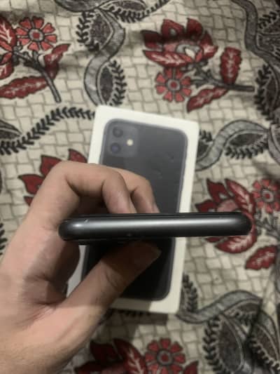 Apple iPhone 11 With box
