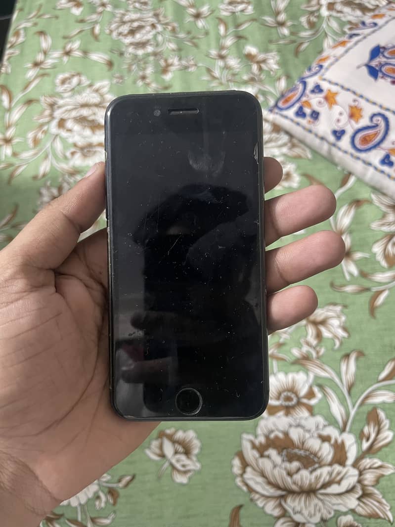 Apple iPhone 8 4