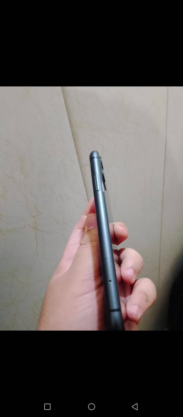 Apple iPhone 11 4