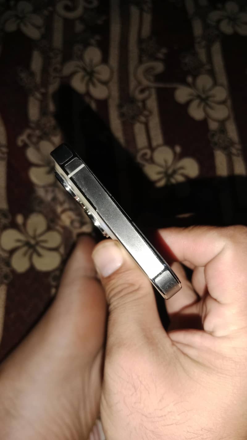 Iphone 13 pro 4