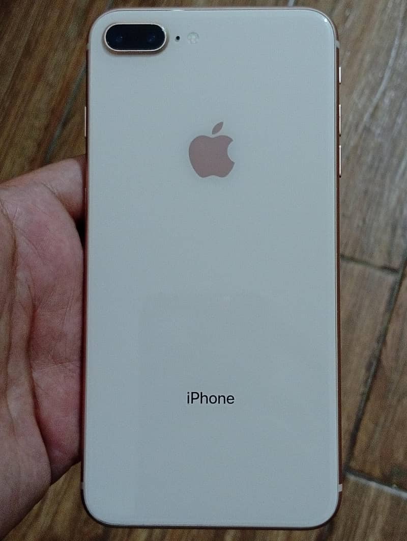 Apple iPhone 8 Plus 1