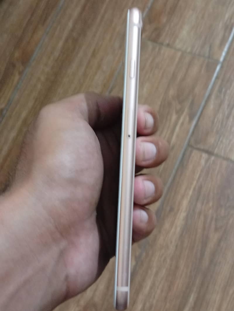 Apple iPhone 8 Plus 3