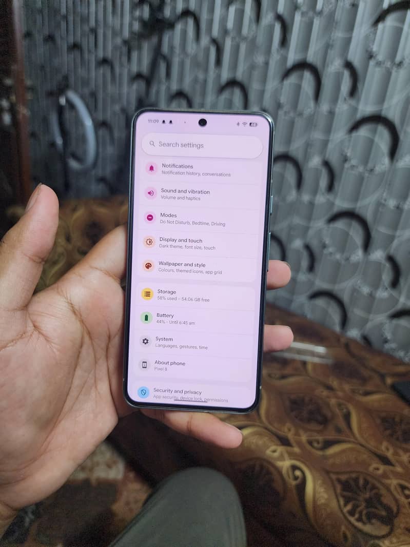Google Pixel 8 4