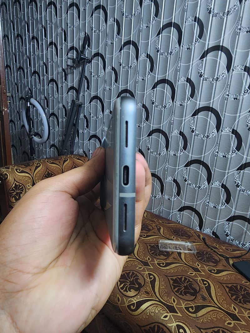 Google Pixel 8 5