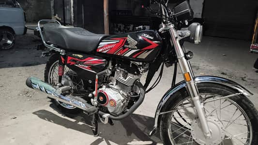 Honda CG 125 special edition red chrome color