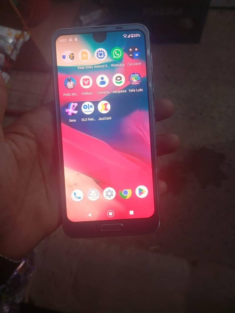 Sharp Aquos R2 0