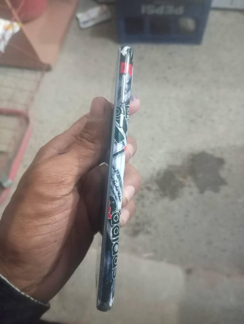Sharp Aquos R2 1