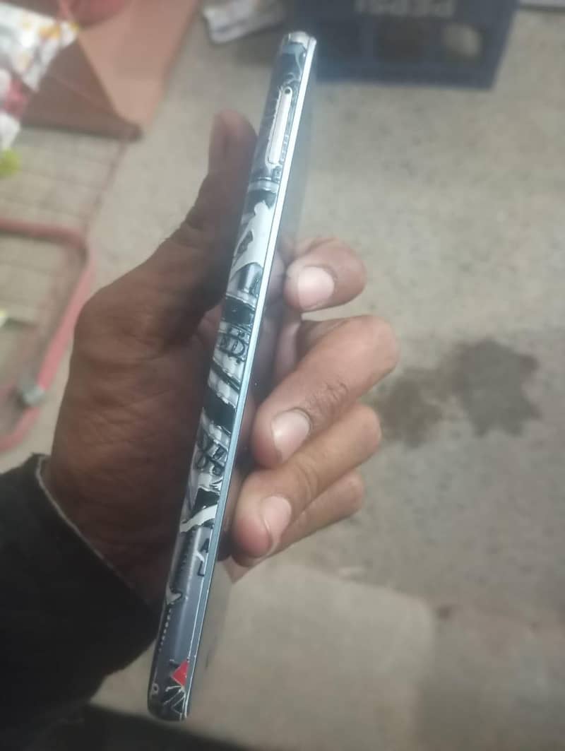 Sharp Aquos R2 2