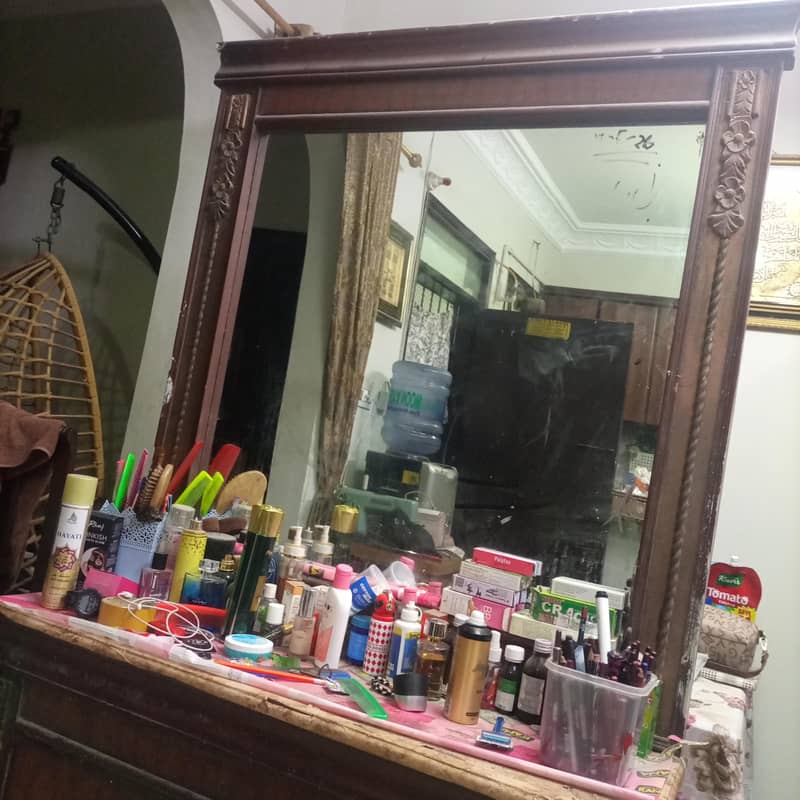 dressing table 0