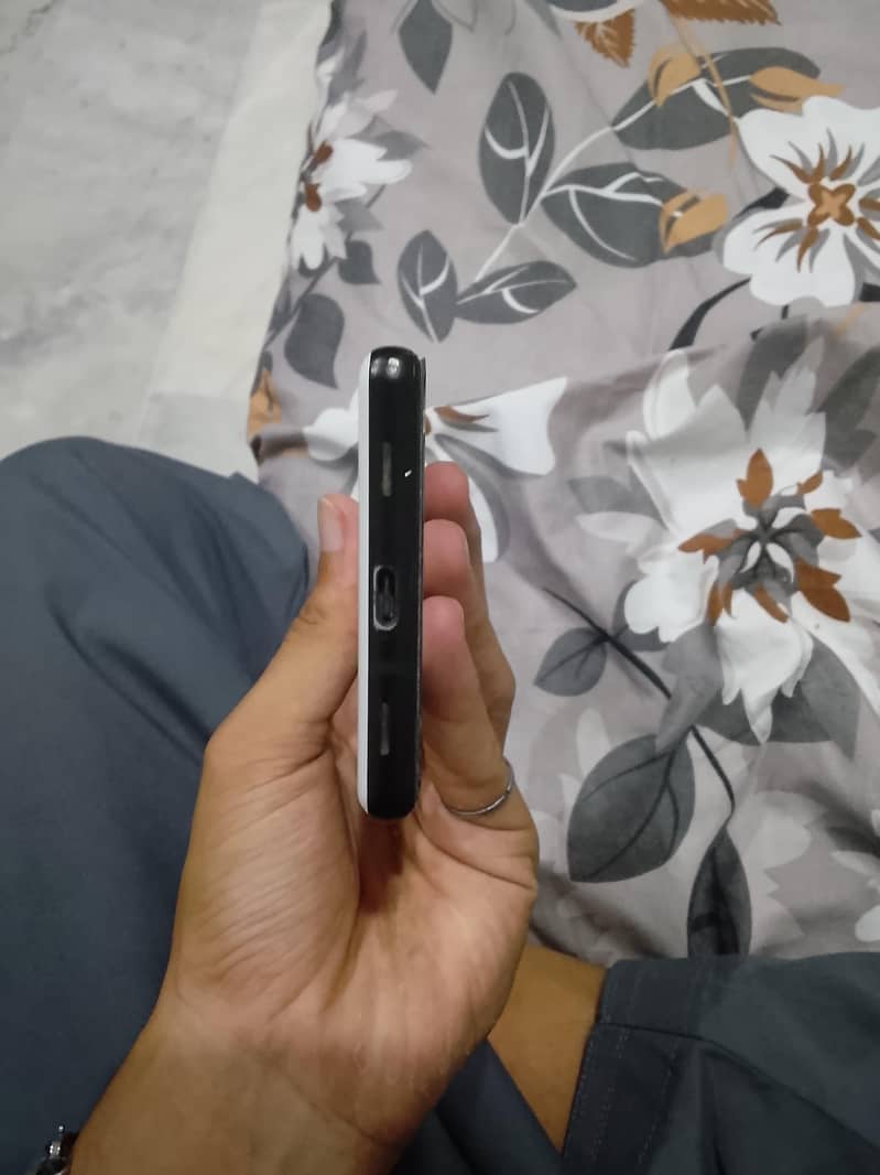 GOOGLE PIXEL 6A 5