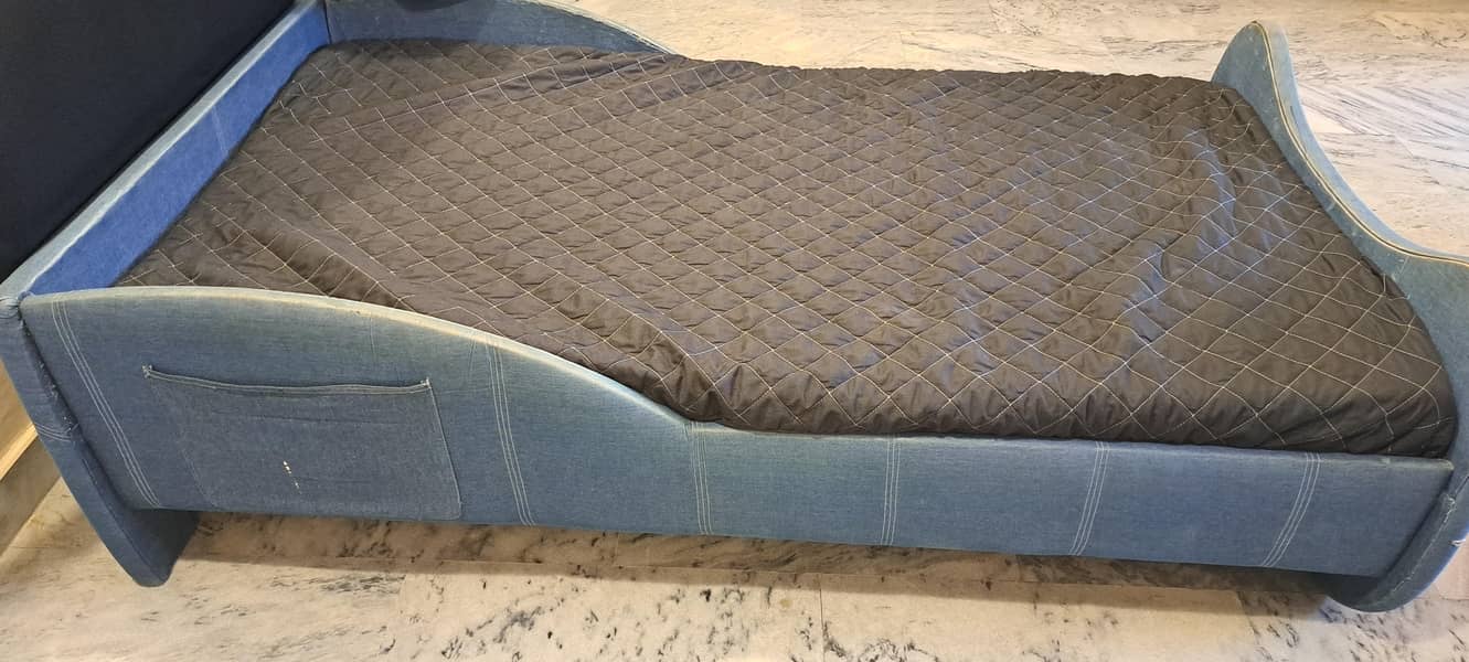 Mickey Bed 4