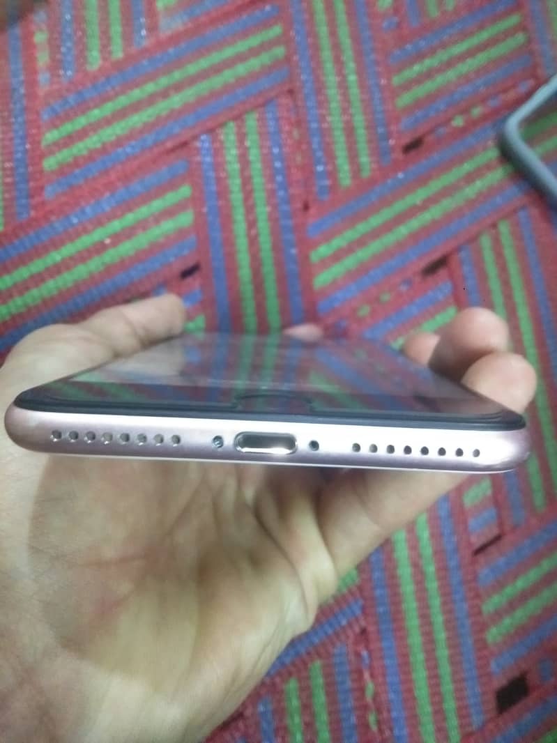 Apple iPhone 7 Plus 1