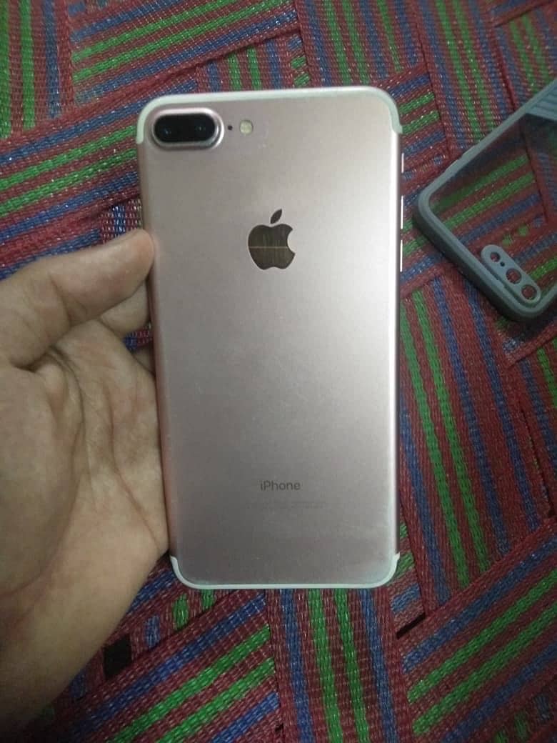 Apple iPhone 7 Plus 3