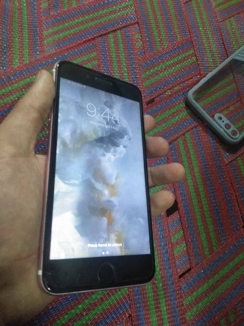 Apple iPhone 7 Plus 4