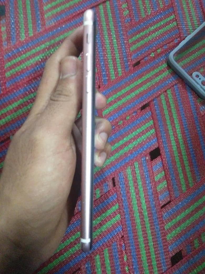 Apple iPhone 7 Plus 5