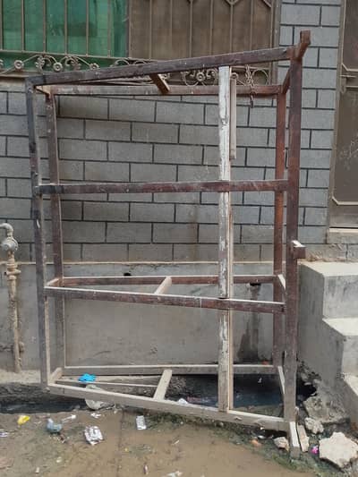 mirror stand