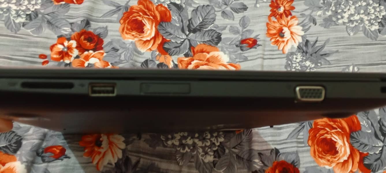 LAPTOP 4