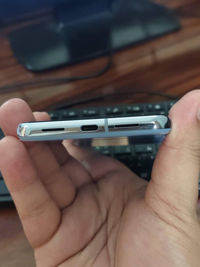 Google Pixel 8 Pro 7
