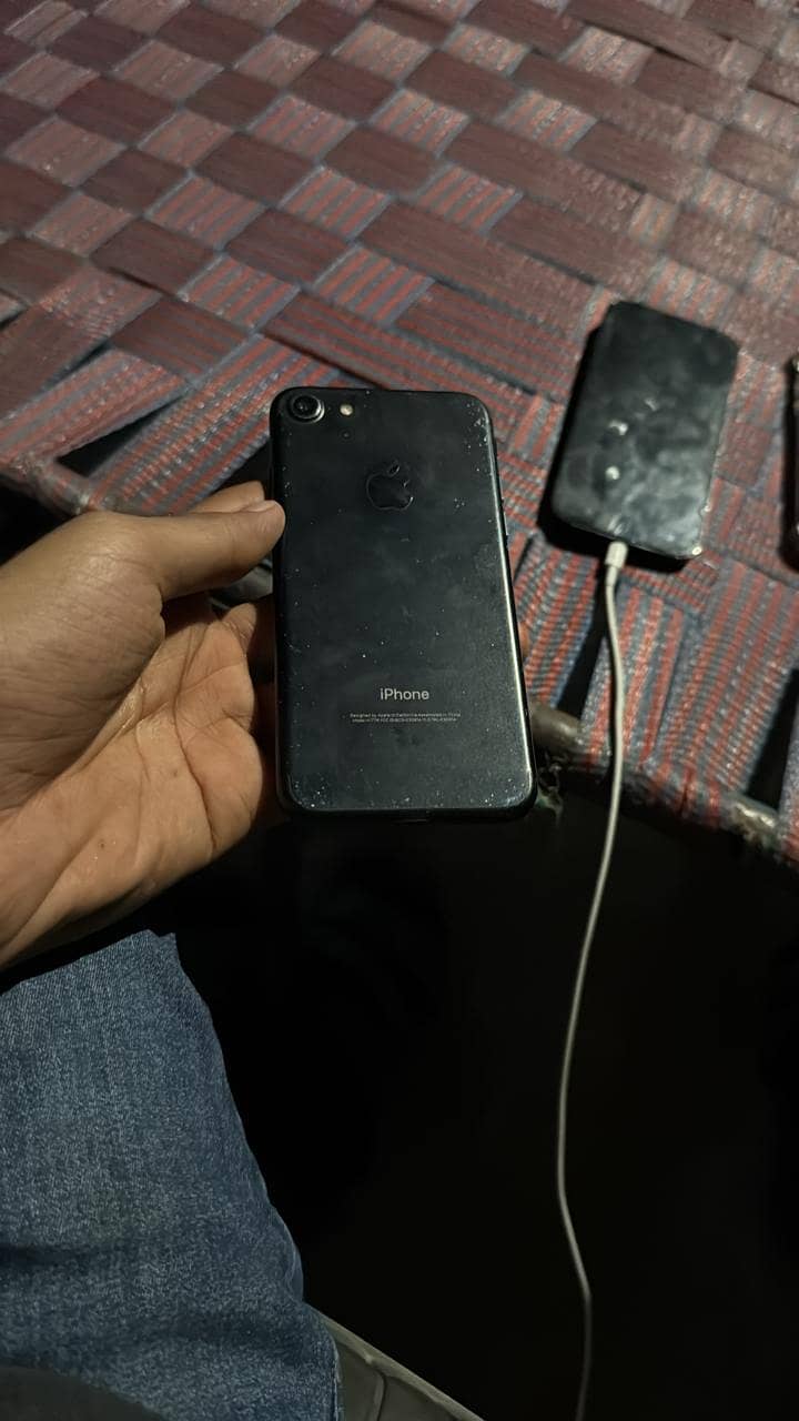 Apple iPhone 7 1