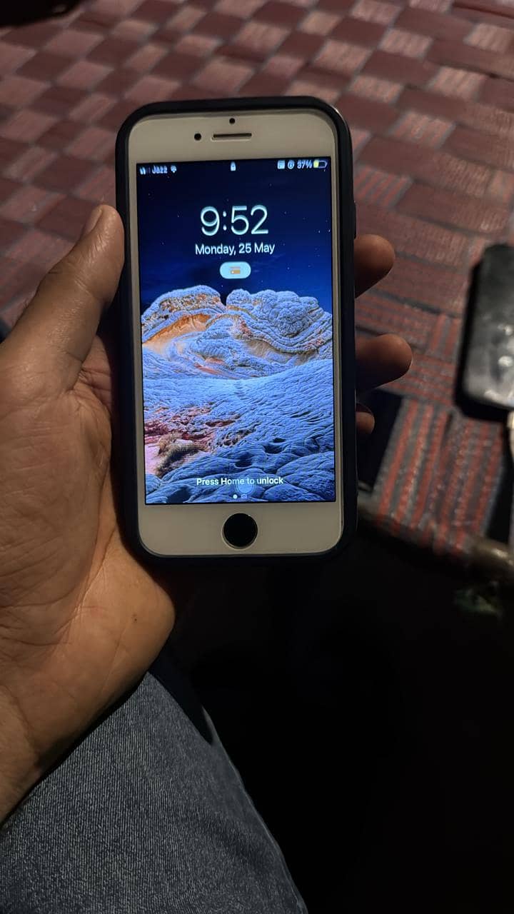 Apple iPhone 7 5