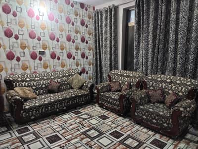 5 seater (Large Size Sofa set in good condition)