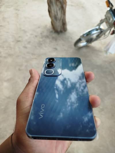 Vivo y19s 4,,128,,, original box charger cable sath ha,,no open n