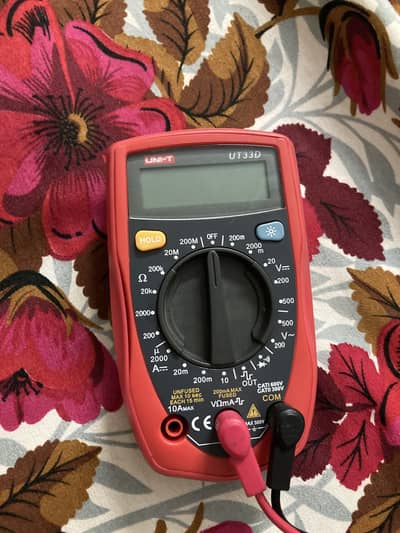 UNI-T UT33D digital multimeter