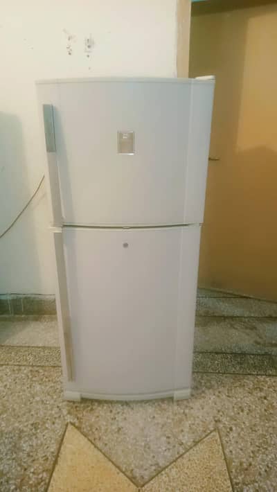 Dawlance fridge large size