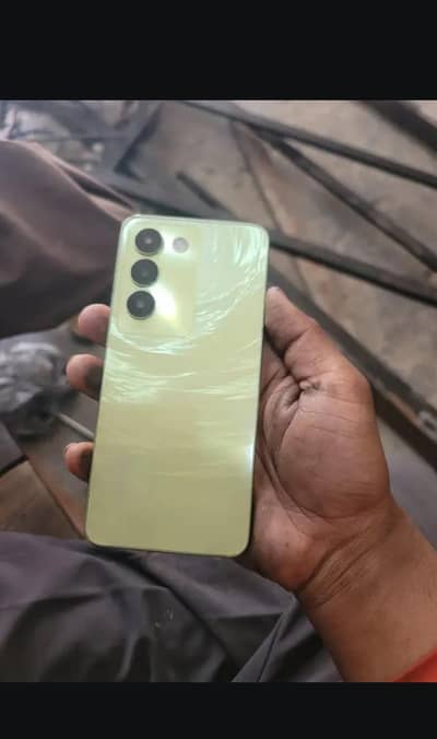 Vivo y100 8+8 128 ma or fast charger 90w protector change