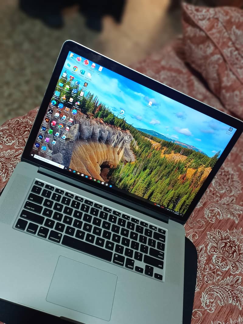 Mac book pro 4rth generation 1