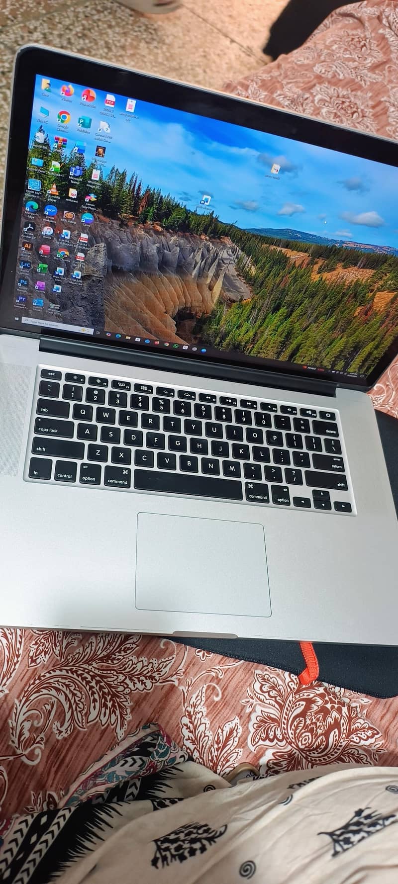 Mac book pro 4rth generation 3