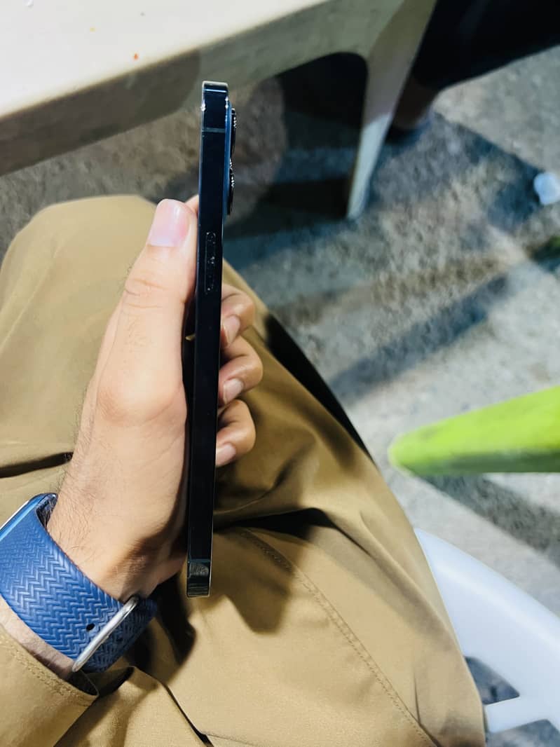 Apple iPhone 12 Pro Max 2