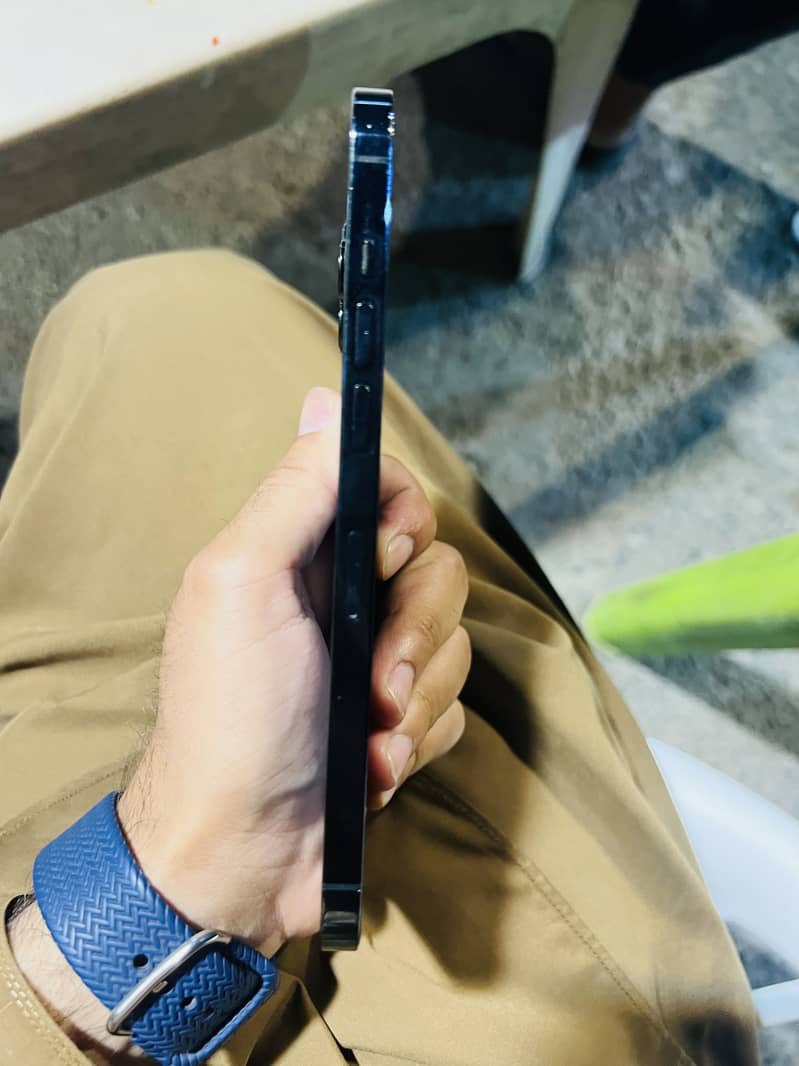 Apple iPhone 12 Pro Max 3