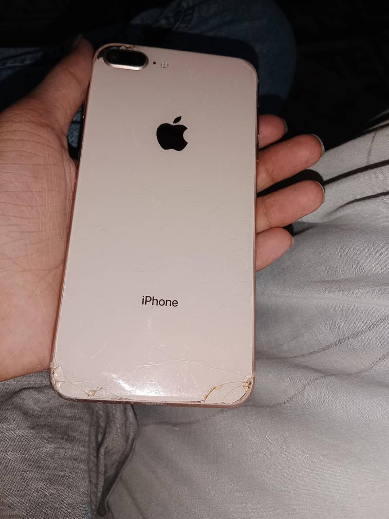 Apple iPhone 8 Plus 1