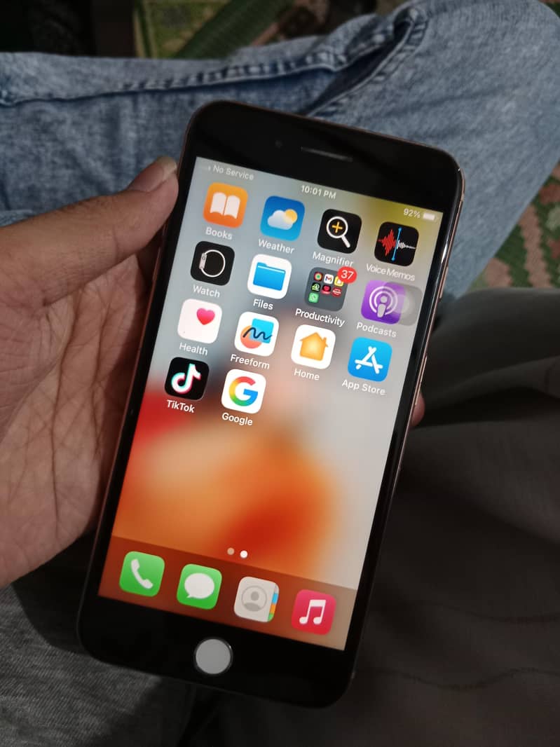 Apple iPhone 8 Plus 5
