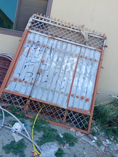 For Sale – Heavy Duty Main Gate (Second Hand) 