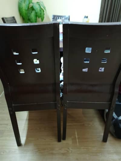 Dining table for sale