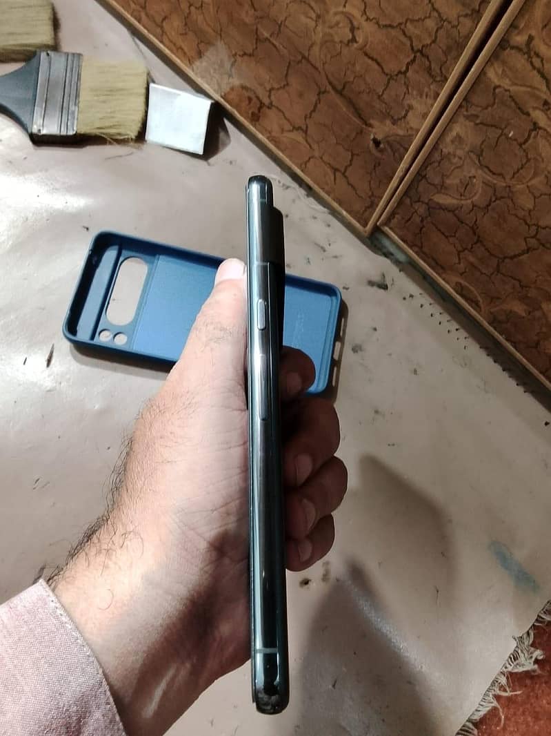 Google Pixel 8 Pro 4
