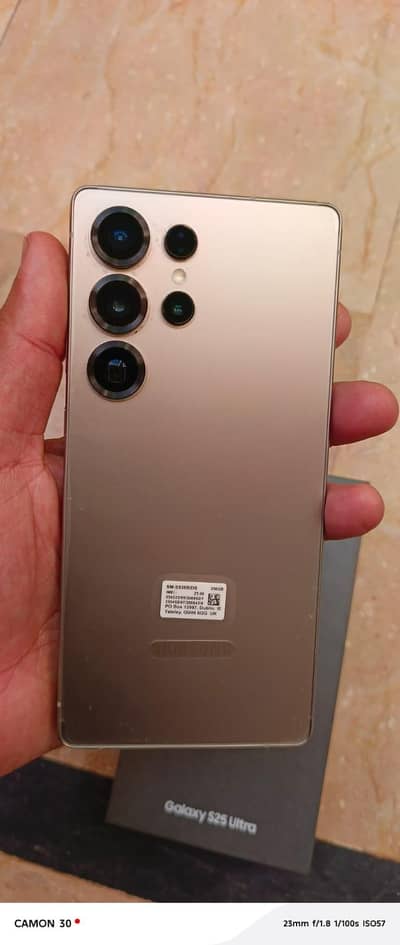 Samsung Galaxy S25 Ultra 4 Month Sim Time 10/10 with box and cable