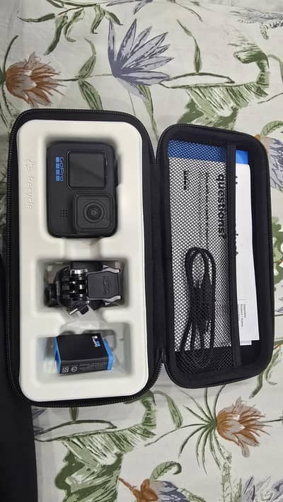 GOPRO HERO 10 BLACK FOR URGENT SALE