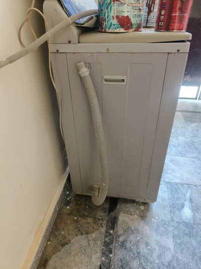 TWIN TUB WASHER AND DRYER MACHINE