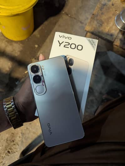 Vivo Y200